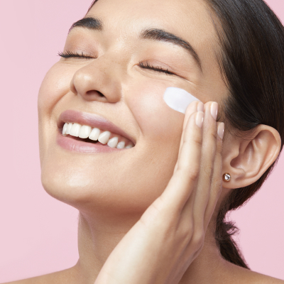 modelo tratamiento facial para mujer